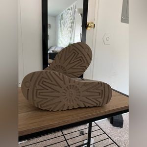 UGG Mini II womens size 6